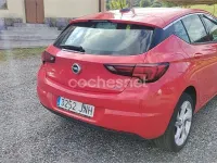 Usado Opel Astra Dynamic 136 CV (100 kW) 2016 Rojo Berlina