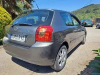 Usado Toyota Corolla Sol 90 CV (66 kW) 2003 Beige Berlina