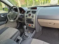 Usado Renault Mégane GrandTour Expression 100 CV (73 kW) 2005 Negro Familiar