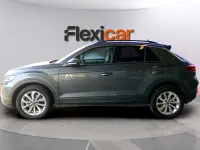 Usado VW T-Roc Life 150 CV (110 kW) 2023 Gris SUV