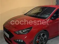 Usado Hyundai i30 N Line 120 CV (88 kW) 2023 Rojo Berlina