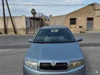 Usado Skoda Fabia Comfort 64 CV (47 kW) 2002 Gris / plata Berlina