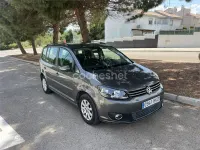Usado VW Touran Advance 105 CV (77 kW) 2012 Marrón Monovolumen