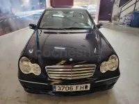 Usado Mercedes C220 Elegance 150 CV (110 kW) 2006 Azul Berlina