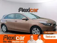 Usado Kia Ceed 100 CV (73 kW) 2023 Beige Utilitario