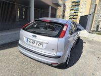 Usado Ford Focus Trend 115 CV (84 kW) 2008 Gris / plata Berlina