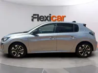 Usado Peugeot 208 Allure 101 CV (74 kW) 2025 Blanco Utilitario