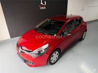 Usado Renault Clio IV Authentique 75 CV (55 kW) 2014 Rojo Berlina