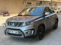 Usado Suzuki Vitara 140 CV (102 kW) 2017 Gris / plata SUV