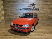 Usado Seat Ibiza 75 CV (55 kW) 2000 Rojo Utilitario