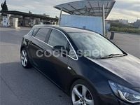 Usado Opel Astra Sport 165 CV (121 kW) 2011 Negro Berlina
