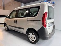 Usado Fiat Doblò Easy 90 CV (66 kW) 2016 Gris / plata Monovolumen