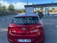 Usado Hyundai i30 100 CV (73 kW) 2016 Rojo Berlina