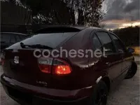 Usado Seat Leon Sport 110 CV (80 kW) 2004 Granate Utilitario