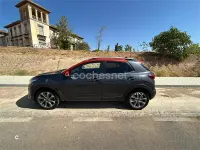 Usado Kia Stonic 120 CV (88 kW) 2018 Gris / plata SUV
