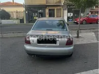 Usado Audi A4 110 CV (80 kW) 1998 Gris / plata Berlina