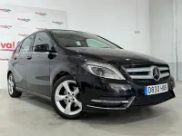 Usado Mercedes B180 109 CV (80 kW) 2012 Negro Utilitario