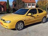 Begagnad Renault Mégane Coupé 110 HK (80 kW) 2000 Gul Sportkupé