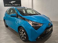 Usado Toyota Aygo x-sky 69 CV (50 kW) 2018 Azul Utilitario
