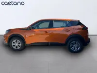 Usado Peugeot 2008 Active 100 CV (73 kW) 2023 Naranja SUV