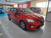 Usado Renault Clio V Equilibre 140 HP (102 kW) 2023 Vermelho Sedan