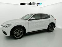 Usado Alfa Romeo Stelvio Sprint 160 CV (117 kW) 2022 Blanco SUV