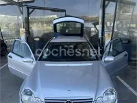 Usado Mercedes C180 143 CV (105 kW) 2004 Gris / plata Berlina