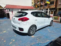 Usado Kia Ceed GT 90 HP (66 kW) 2018 Branco Sedan