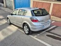 Usado Opel Astra Energy 115 CV (84 kW) 2009 Gris / plata Berlina