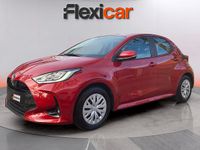 Usado Toyota Yaris Hybrid Style 116 CV (85 kW) 2023 Granate Berlina