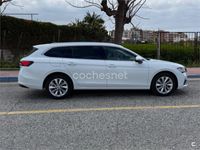 Usado Skoda Superb Style 150 CV (110 kW) 2024 Blanco Familiar
