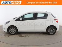 Usado Toyota Yaris Hybrid Active 101 CV (74 kW) 2019 Blanco Berlina
