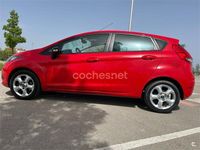 Usado Ford Fiesta Trend 95 CV (69 kW) 2010 Rojo Utilitario
