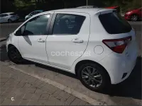 Usado Toyota Yaris Active 69 CV (50 kW) 2017 Blanco Berlina