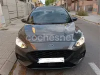 Usado Ford Focus ST-Line 125 CV (91 kW) 2019 Gris / plata Familiar