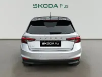 Usado Skoda Fabia 115 CV (84 kW) 2025 Gris plata Utilitario