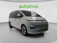 Usado Hyundai Staria 178 CV (130 kW) 2022 Creamy white Monovolumen