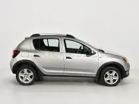 Usado Dacia Sandero Stepway 90 CV (66 kW) 2016 Gris / plata Berlina