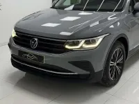 Usado VW Tiguan Life 150 CV (110 kW) 2022 Gris SUV
