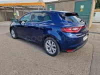 Usado Renault Mégane LIMITED 115 CV (84 kW) 2019 Azul Berlina
