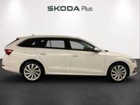 Usado Skoda Octavia Ambition 204 CV (150 kW) 2022 Blanco Familiar