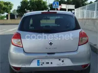 Usado Renault Clio II Expression 85 CV (62 kW) 2010 Gris / plata Berlina