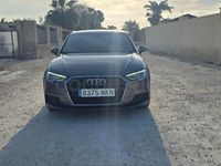Usado Audi A3 116 CV (85 kW) 2019 Gris / plata Berlina