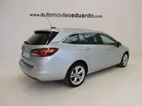 Usado Opel Astra Dynamic 150 CV (110 kW) 2017 Plateado Familiar