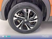 Usado Peugeot 2008 Allure 131 CV (96 kW) 2020 Naranja SUV