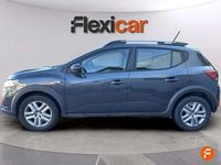 Usado Dacia Sandero Comfort 91 CV (66 kW) 2022 Gris Utilitario