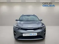 Usado Kia Stonic 101 CV (74 kW) 2025 Gris SUV