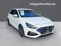 Usado Hyundai i30 119 CV (87 kW) 2021 Blanco