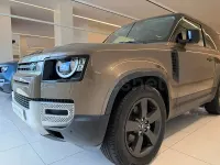 Käytetty Land Rover Defender S 249 HP (183 kW) 2024 Ruskea Katumaasturi