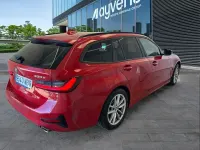 Usado BMW 330e 292 CV (214 kW) 2022 Rojo Familiar